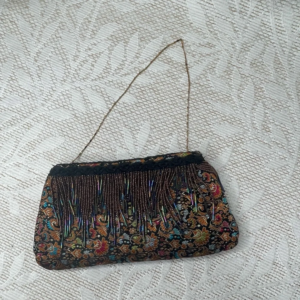 Lisa Violetto Embroidered Women's Clutch